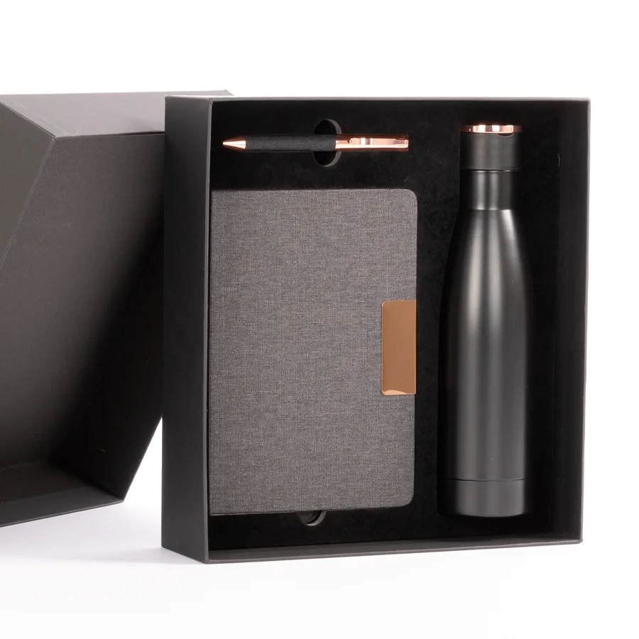 Set de Regalo «EPIC» negro con detalles encobrizados.